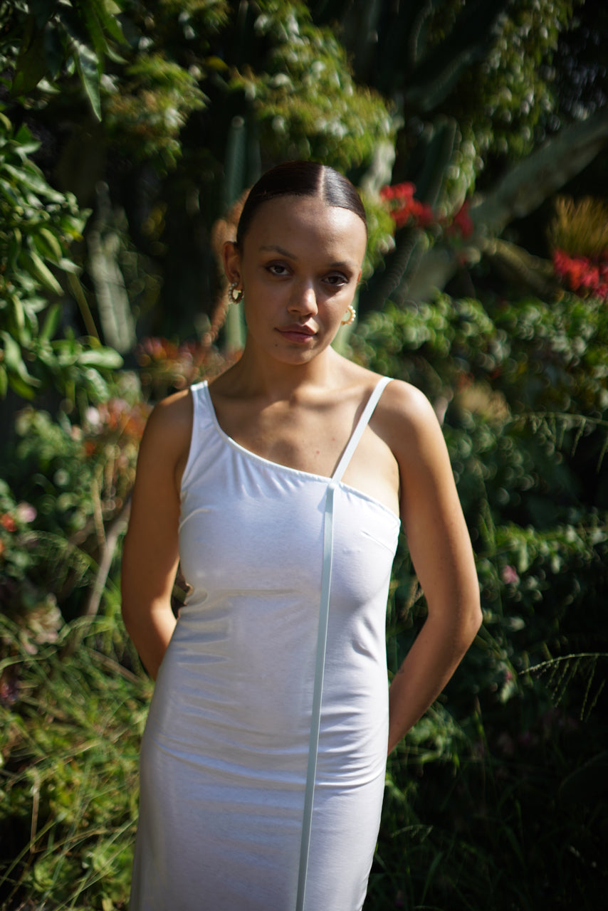 One Shoulder dress in wet white