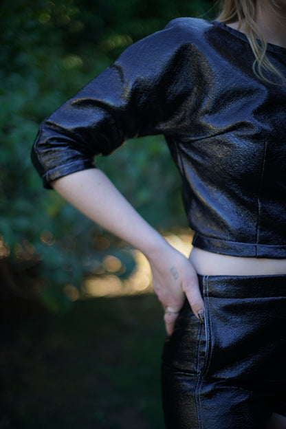 Crops coat in vinyl