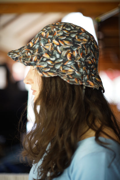 Mussles print Petal Bonnet