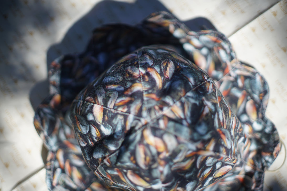 Mussles print Petal Bonnet